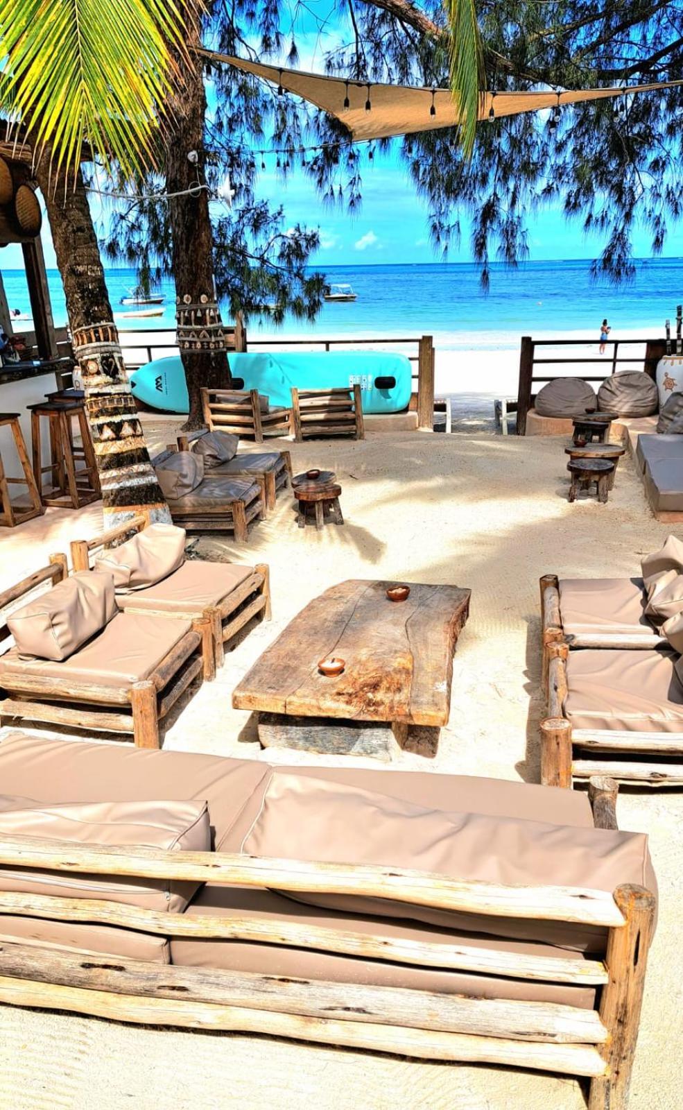 Boho Boutique Hotel - Beachfront , Adults Only , Private Pool 吉汶瓦 外观 照片