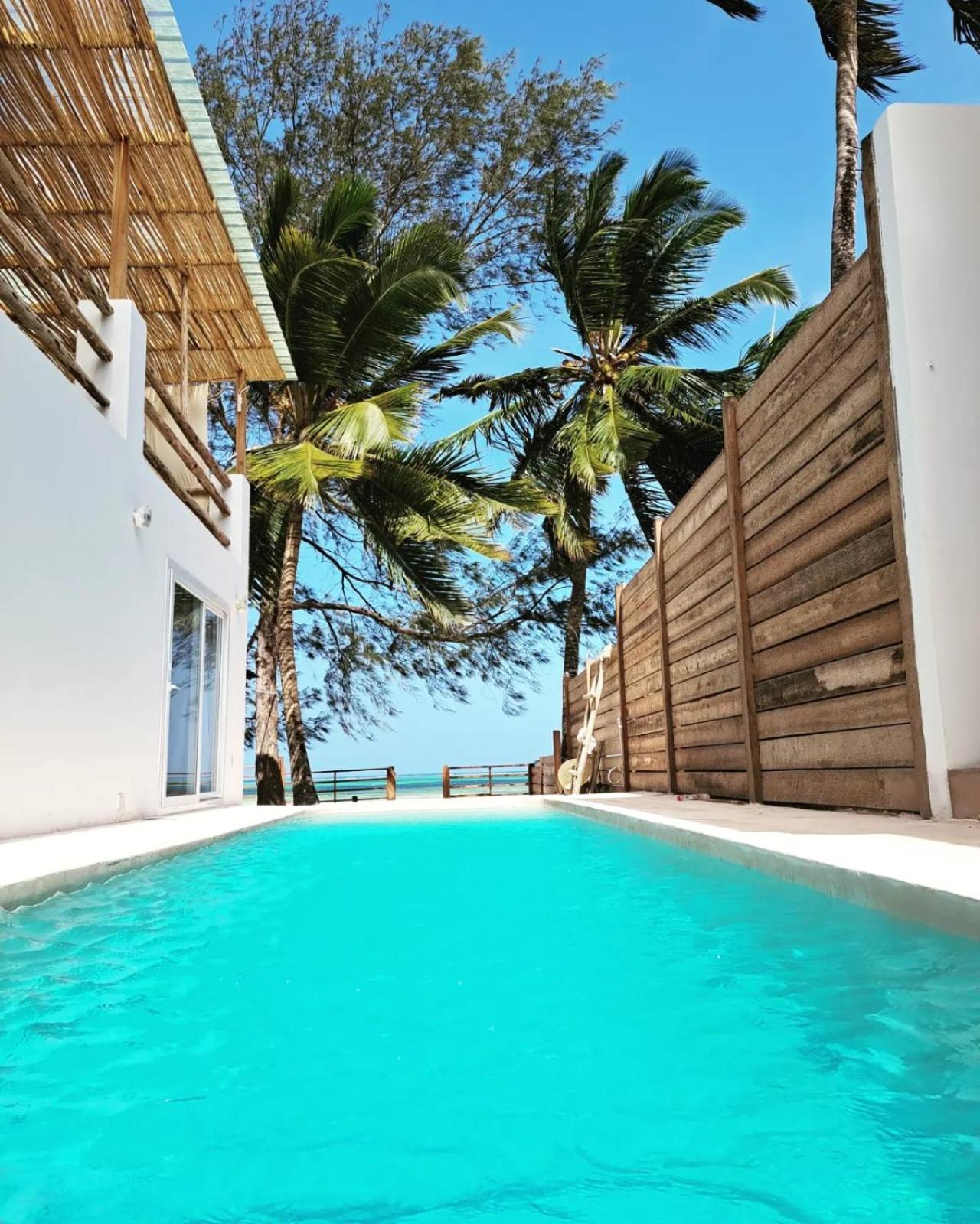 Boho Boutique Hotel - Beachfront , Adults Only , Private Pool 吉汶瓦 客房 照片